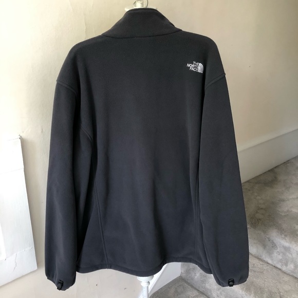 SOLDThe North Face Men’s Full Fleece Zip Up Jacket - Picture 2 of 10